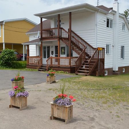Maison L'Heritage LʼAnse-Saint-Jean Exteriör bild