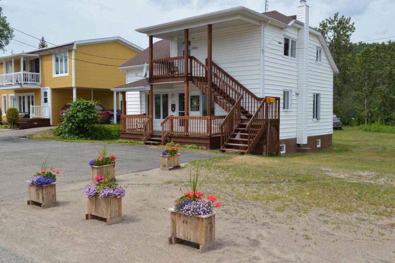 Maison L'Heritage LʼAnse-Saint-Jean Exteriör bild