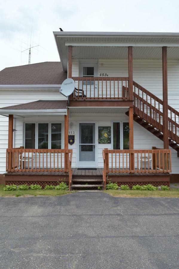 Maison L'Heritage LʼAnse-Saint-Jean Exteriör bild