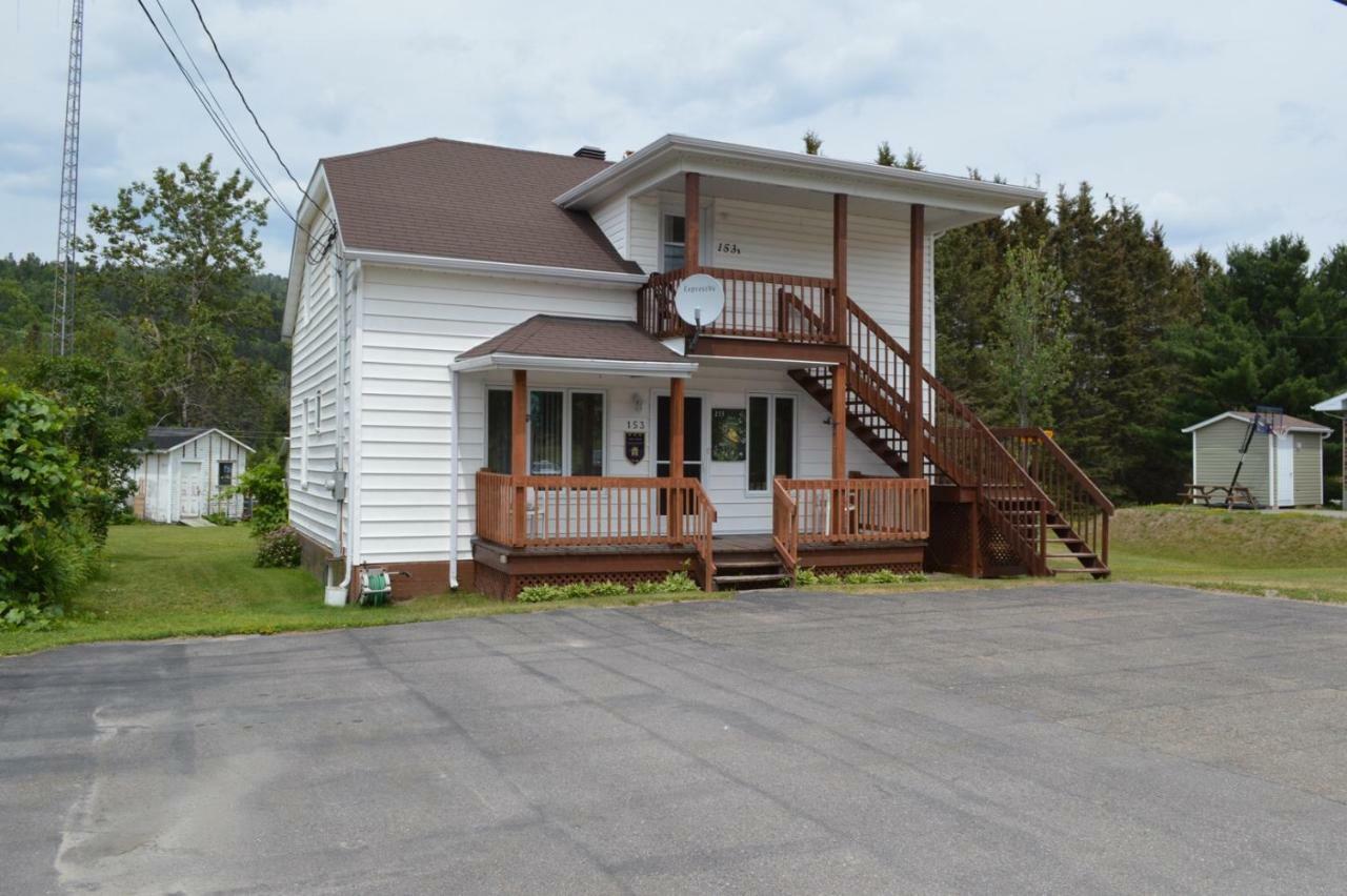 Maison L'Heritage LʼAnse-Saint-Jean Exteriör bild